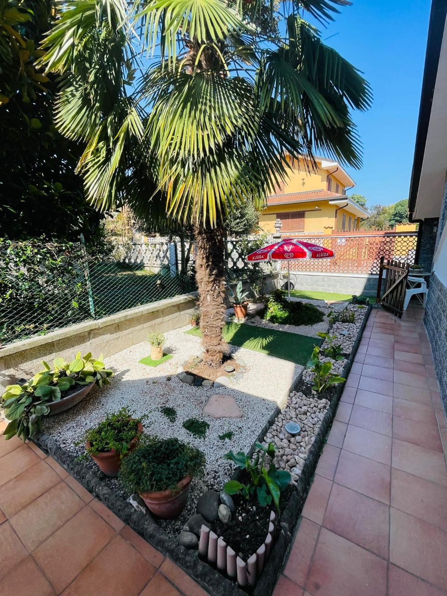 Casa Vacanze Il Fiore Di Loto Apartment Zibido San Giacomo Exterior photo